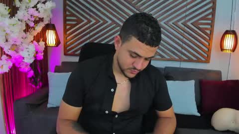 Snapshot of paul_rivera chatting on May 10, 2026, 4:39 am Paul Rivera online show from May 10, 2026, 4:39 am