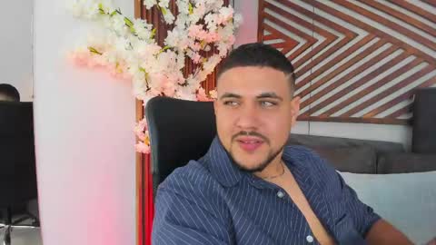 Snapshot of paul_rivera chatting on May 19, 2026, 9:32 pm Paul Rivera online show from May 19, 2026, 9:32 pm