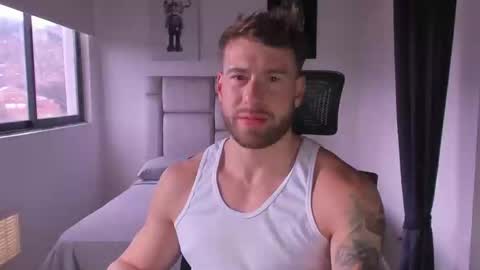 Snapshot of paul_roger chatting on March 10, 2025, 9:18 pm PAUL ROGER online show from March 10, 2025, 9:18 pm