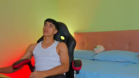 Snapshot of paul_sexycock chatting on February 6, 2025, 3:41 pm paul_sexycock online show from February 6, 2025, 3:41 pm