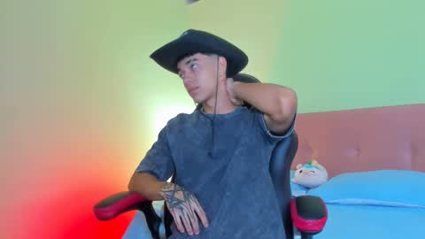 Snapshot of paul_sexycock chatting on February 7, 2025, 12:17 pm paul_sexycock online show from February 7, 2025, 12:17 pm