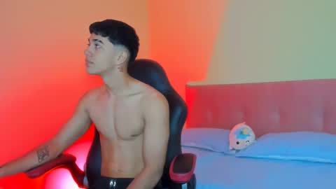 Snapshot of paul_sexycock chatting on February 7, 2025, 3:30 pm paul_sexycock online show from February 7, 2025, 3:30 pm