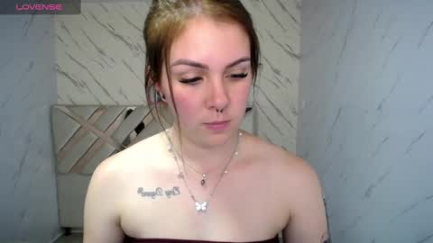 Snapshot of paula_b_ chatting on December 5, 2024, 6:55 pm Paula online show from December 5, 2024, 6:55 pm