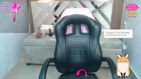 Snapshot of paula_b_ chatting on May 2, 2026, 12:43 pm Paula online show from May 2, 2026, 12:43 pm