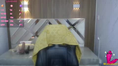 Snapshot of paula_b_ chatting on June 11, 2026, 12:32 am Paula online show from June 11, 2026, 12:32 am