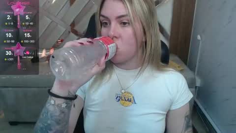 Snapshot of paula_b_ chatting on July 2, 2026, 12:55 pm Paula online show from July 2, 2026, 12:55 pm