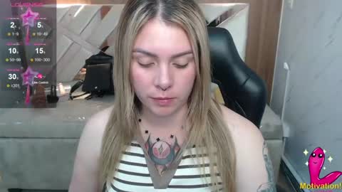 Snapshot of paula_b_ chatting on July 4, 2026, 12:55 pm Paula online show from July 4, 2026, 12:55 pm