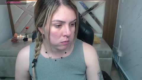 Snapshot of paula_b_ chatting on July 13, 2026, 12:52 pm Paula online show from July 13, 2026, 12:52 pm