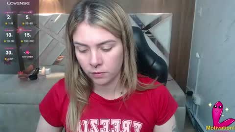 Snapshot of paula_b_ chatting on July 14, 2026, 12:44 pm Paula online show from July 14, 2026, 12:44 pm