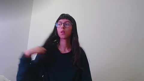   online show from December 21, 2025, 9:55 pm