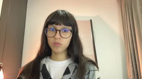Snapshot of paulainblue chatting on June 12, 2026, 2:54 am online show from June 12, 2026, 2:54 am