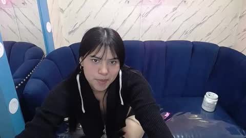 Snapshot of paulette_v chatting on January 28, 2025, 4:08 pm Live 800am 200pm COLOMBIAN HOUR online show from January 28, 2025, 4:08 pm