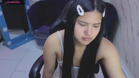 Snapshot of paulette_v chatting on September 15, 2025, 1:11 pm Live 800am 200pm COLOMBIAN HOUR online show from September 15, 2025, 1:11 pm