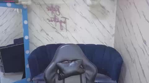 Snapshot of paulette_v chatting on September 20, 2025, 1:01 pm Live 800am 200pm COLOMBIAN HOUR online show from September 20, 2025, 1:01 pm