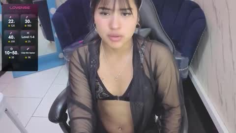 Snapshot of paulette_v chatting on September 23, 2025, 2:09 pm Live 800am 200pm COLOMBIAN HOUR online show from September 23, 2025, 2:09 pm