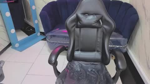 Snapshot of paulette_v chatting on October 13, 2025, 1:00 pm Live 800am 200pm COLOMBIAN HOUR online show from October 13, 2025, 1:00 pm