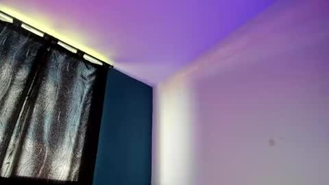 Snapshot of paulin01_ chatting on November 18, 2025, 2:43 pm Paulina online show from November 18, 2025, 2:43 pm