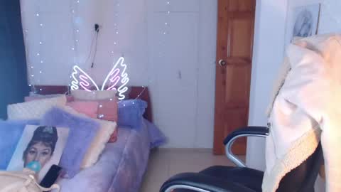Snapshot of paulina_galvis2700 chatting on May 22, 2026, 5:40 pm paulina online show from May 22, 2026, 5:40 pm
