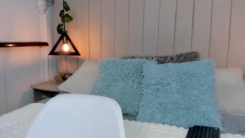 Snapshot of paulina_lopezz chatting on March 11, 2025, 8:53 pm PAULINA online show from March 11, 2025, 8:53 pm