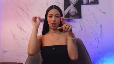 PAULINA  online show from May 19, 2026, 1:00 am