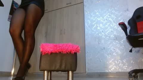 Snapshot of paulina_rubio_ chatting on February 21, 2025, 7:32 pm Paulina Rubio online show from February 21, 2025, 7:32 pm