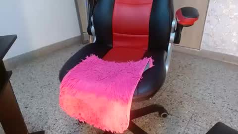 Snapshot of paulina_rubio_ chatting on February 21, 2025, 10:37 pm Paulina Rubio online show from February 21, 2025, 10:37 pm