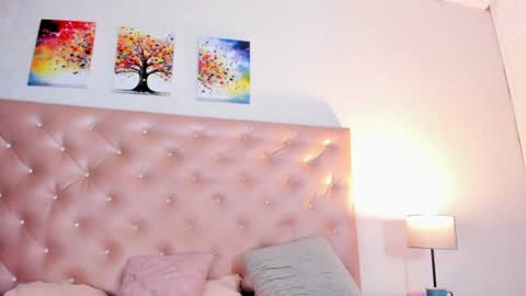 PaulinaSaennz online show from June 19, 2026, 4:11 pm