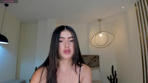Paulina Santos  online show from April 23, 2026, 7:38 pm