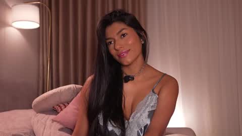 Snapshot of pauline_7 chatting on June 20, 2026, 4:54 pm pauline_7 online show from June 20, 2026, 4:54 pm