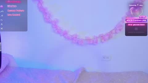 Snapshot of pauline_golden1 chatting on February 2, 2025, 4:37 am Pauline online show from February 2, 2025, 4:37 am