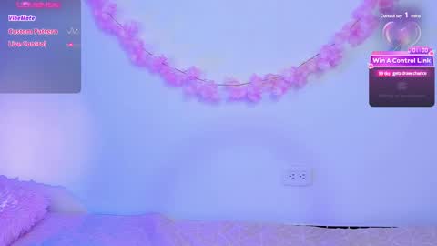 Snapshot of pauline_golden1 chatting on February 13, 2025, 3:50 am Pauline online show from February 13, 2025, 3:50 am