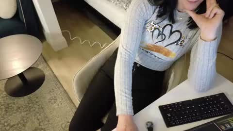 Snapshot of paulinetranspl chatting on June 9, 2026, 9:26 pm ensui online show from June 9, 2026, 9:26 pm