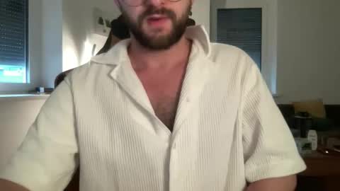 love bush online show from November 18, 2025, 6:51 am