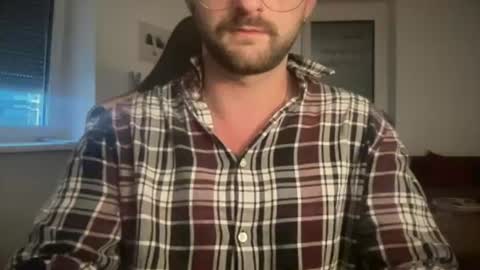 Snapshot of paulsimpsn chatting on July 7, 2026, 6:34 pm love bush online show from July 7, 2026, 6:34 pm