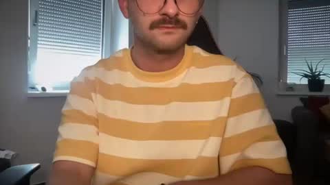 Snapshot of paulsimpsn chatting on July 14, 2026, 12:11 pm love bush online show from July 14, 2026, 12:11 pm
