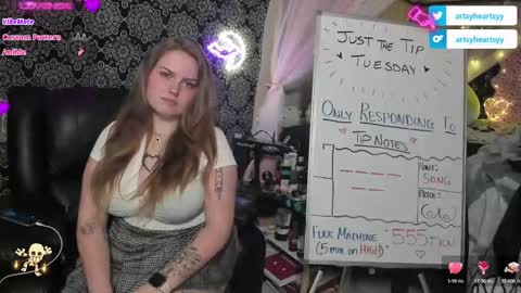 ArtsyHeartsyy online show from December 11, 2024, 3:13 am