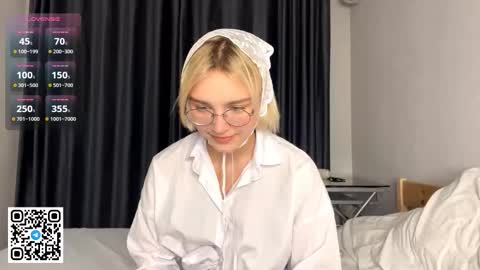 Lola online show from November 7, 2025, 5:57 pm