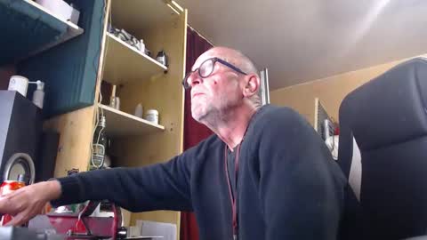 Snapshot of pc8474408 chatting on May 5, 2026, 7:00 pm pc8474408 online show from May 5, 2026, 7:00 pm