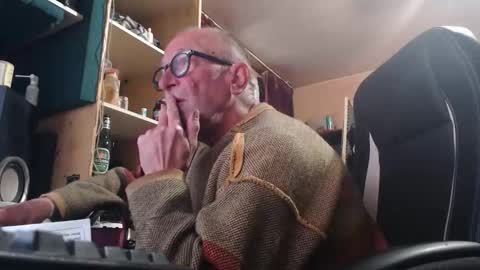 Snapshot of pc8474408 chatting on May 16, 2026, 9:17 am pc8474408 online show from May 16, 2026, 9:17 am