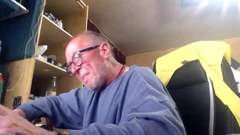 Snapshot of pc8474408 chatting on June 8, 2026, 4:07 pm pc8474408 online show from June 8, 2026, 4:07 pm