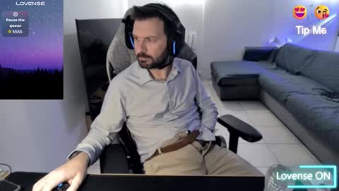 Snapshot of pc92160 chatting on November 27, 2025, 8:11 pm pc92160 online show from November 27, 2025, 8:11 pm