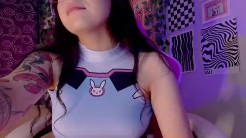  P E A C H   online show from February 4, 2026, 2:06 am