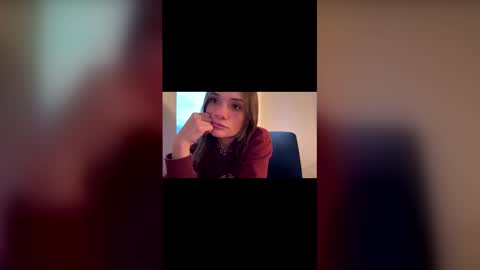 Snapshot of peach_bdsm chatting on May 12, 2026, 11:02 pm Peach BDSM online show from May 12, 2026, 11:02 pm