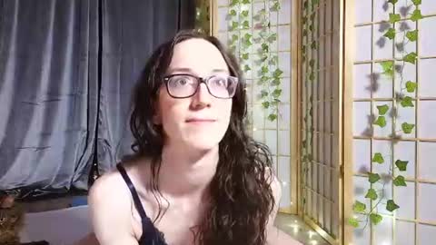 Snapshot of peach_biscuit chatting on August 5, 2026, 3:42 am Jane online show from August 5, 2026, 3:42 am