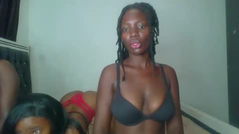 peach_ebonny online show from April 16, 2026, 9:50 pm