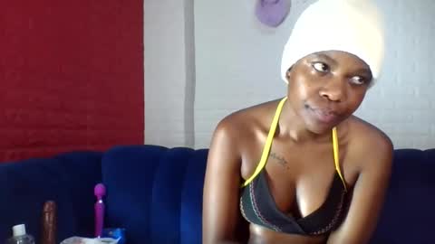 Snapshot of peach_melbah chatting on May 23, 2026, 9:35 am peach_melbah online show from May 23, 2026, 9:35 am