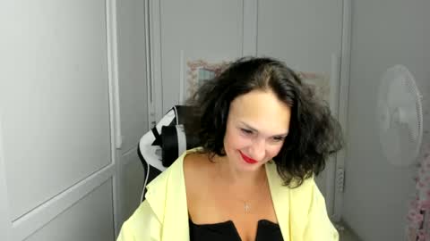 Christina online show from July 1, 2026, 11:56 am