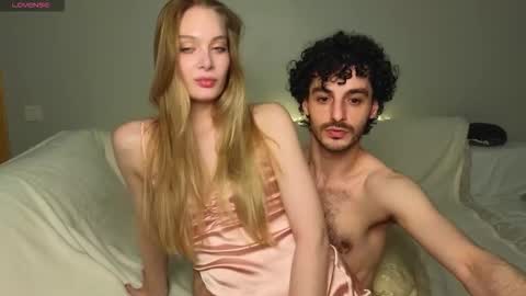 Snapshot of peachcreamcouple chatting on October 19, 2025, 11:00 am Lexy Peach online show from October 19, 2025, 11:00 am