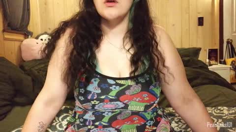 Snapshot of peachess101 chatting on December 23, 2025, 12:52 am Peachess online show from December 23, 2025, 12:52 am