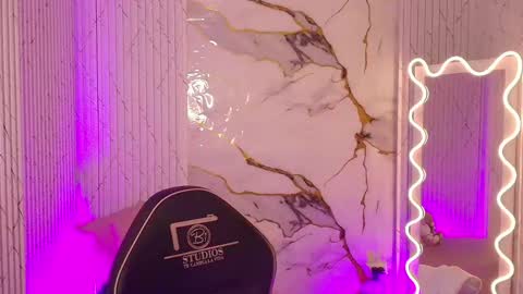 peachy_tay online show from April 22, 2026, 11:56 am